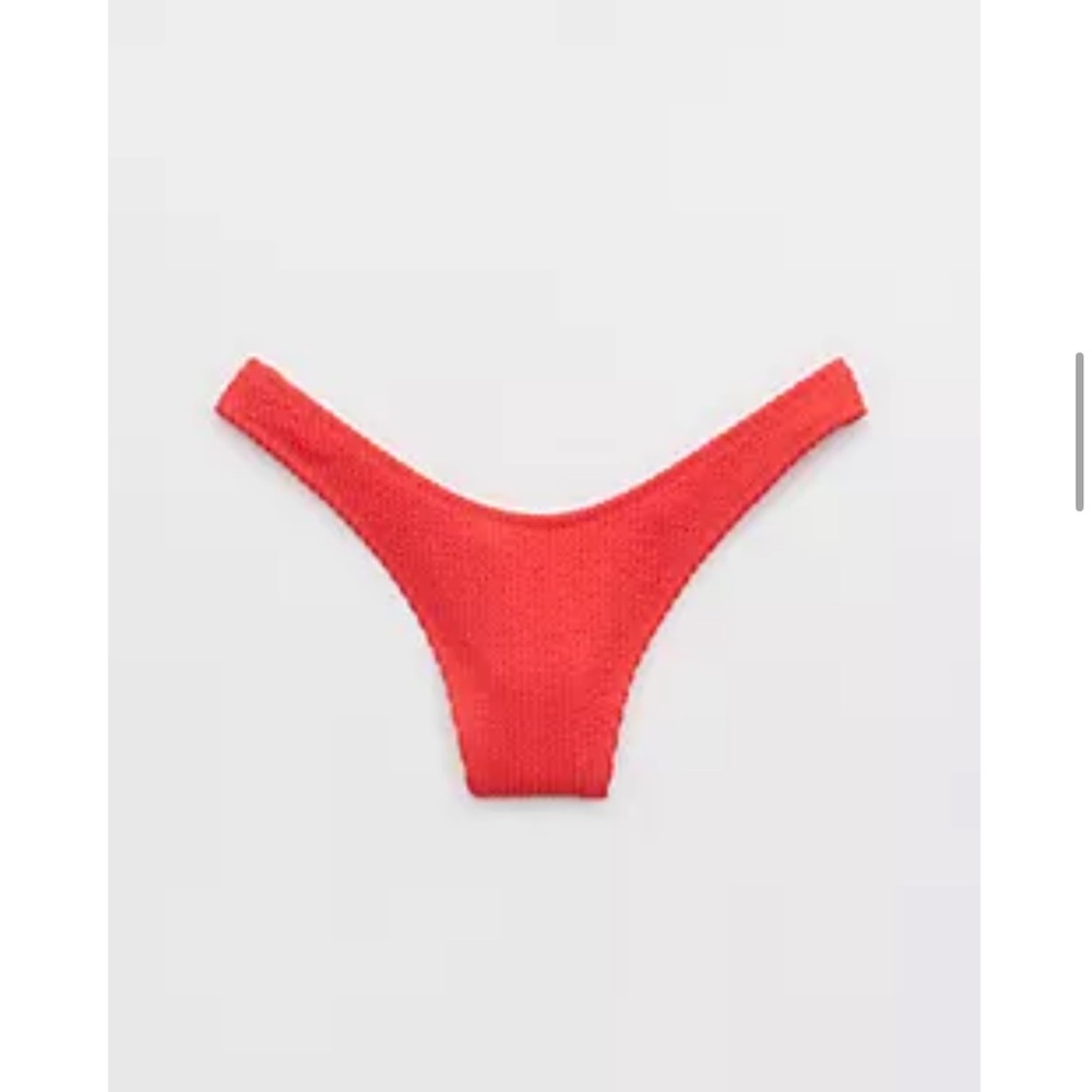 NWT Aerie crinkle thong bottom in resort red size L